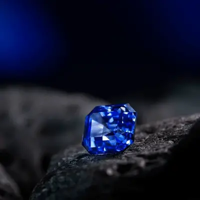 blue sapphire - saturn stone